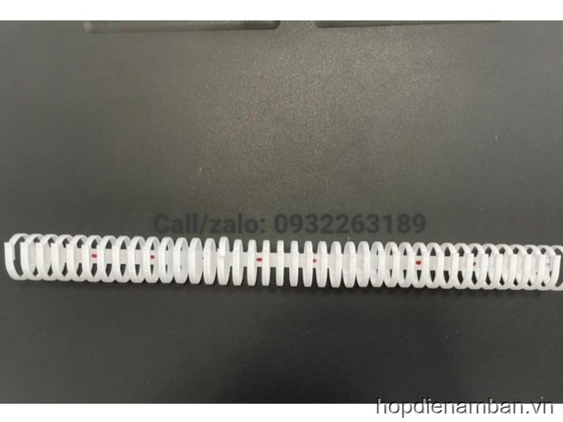 Máng điện dưới bàn