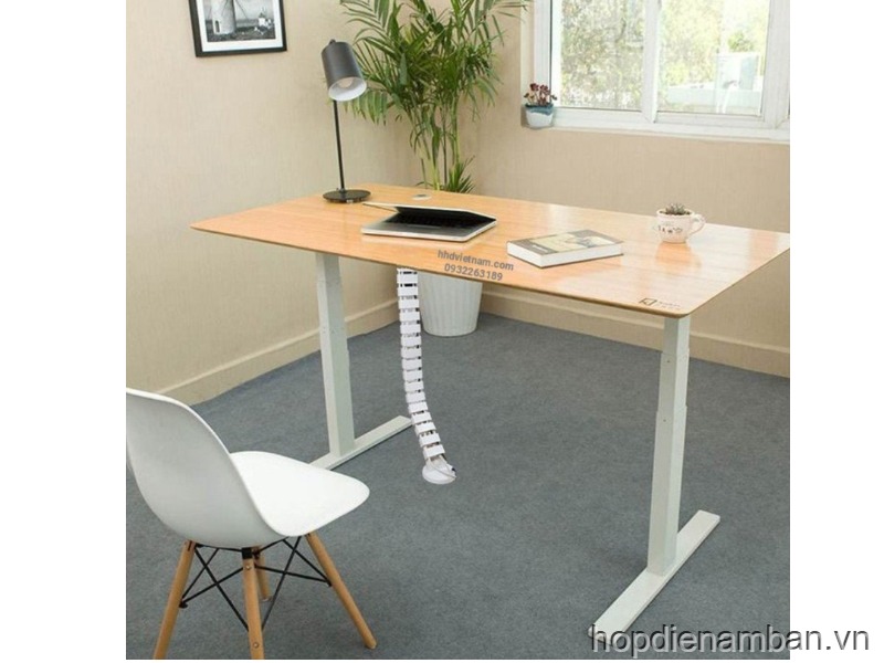 Ống luồn dây điện từ sàn lên bàn HDKN4